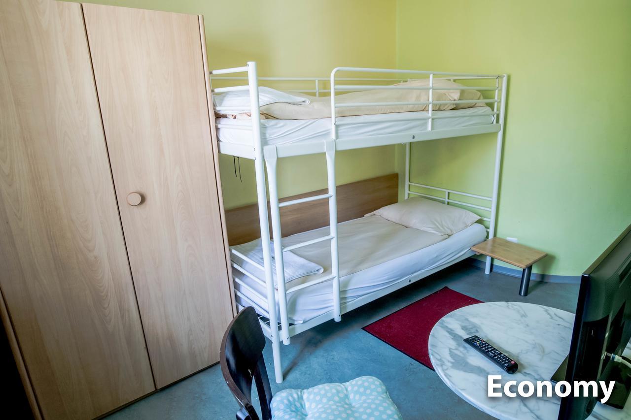 Hotel & Backpackers Zak Schaffhausen Ngoại thất bức ảnh