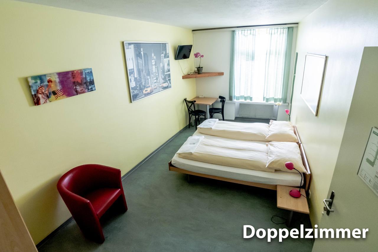 Hotel & Backpackers Zak Schaffhausen Ngoại thất bức ảnh