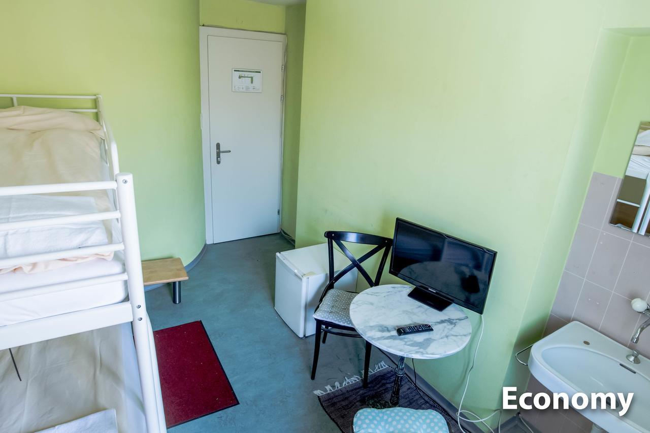 Hotel & Backpackers Zak Schaffhausen Ngoại thất bức ảnh