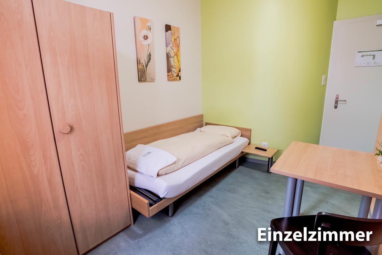 Hotel & Backpackers Zak Schaffhausen Ngoại thất bức ảnh