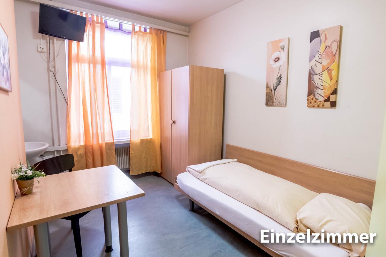 Hotel & Backpackers Zak Schaffhausen Ngoại thất bức ảnh