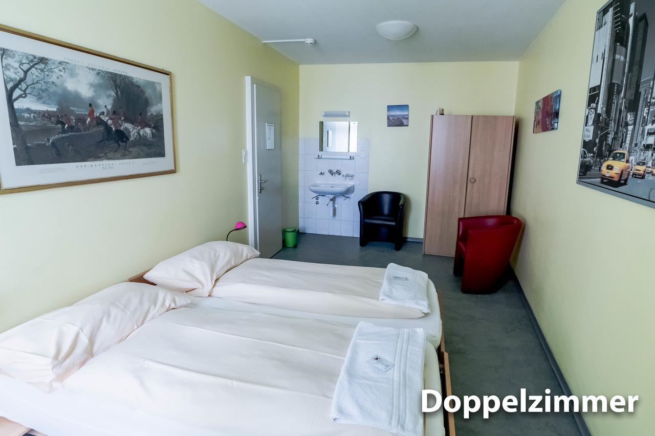 Hotel & Backpackers Zak Schaffhausen Ngoại thất bức ảnh