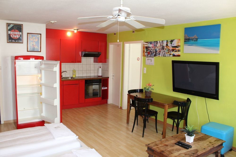 Hotel & Backpackers Zak Schaffhausen Ngoại thất bức ảnh
