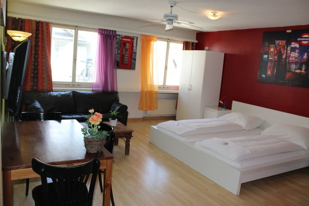 Hotel & Backpackers Zak Schaffhausen Ngoại thất bức ảnh