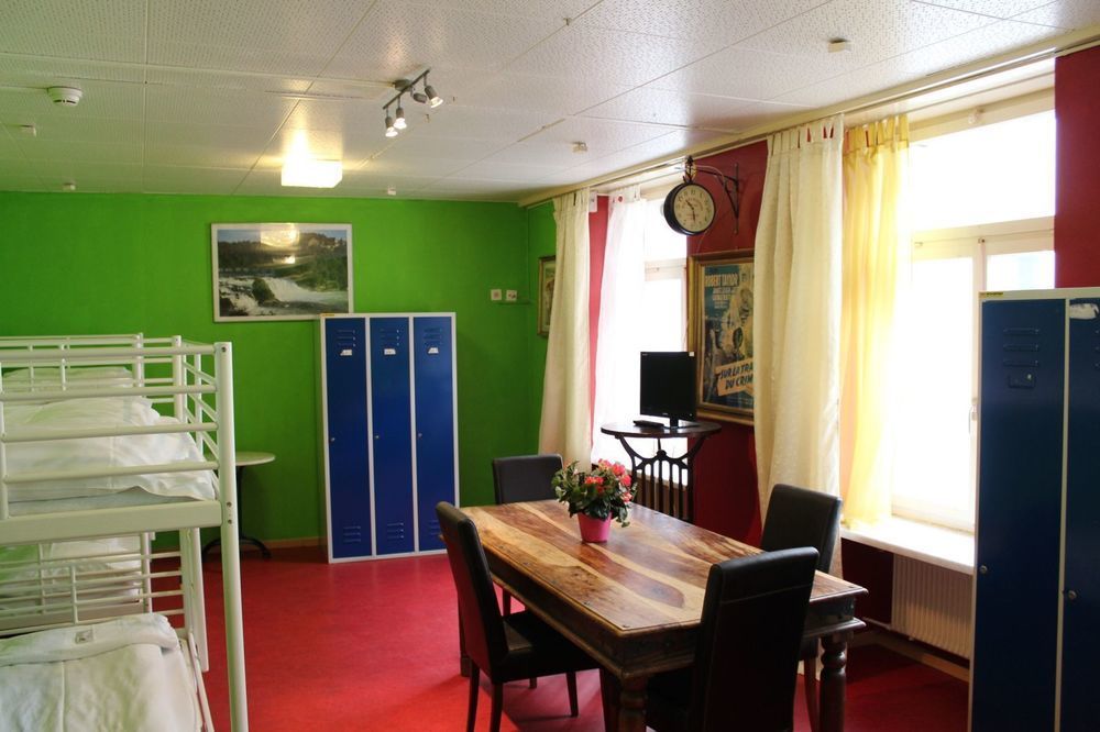 Hotel & Backpackers Zak Schaffhausen Ngoại thất bức ảnh