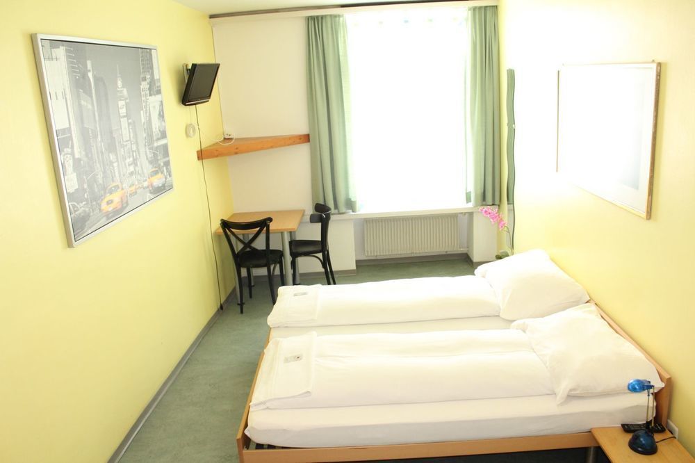 Hotel & Backpackers Zak Schaffhausen Ngoại thất bức ảnh
